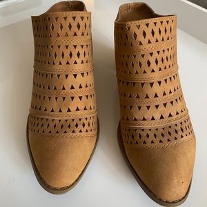 8.5W open back cloud walker shoes